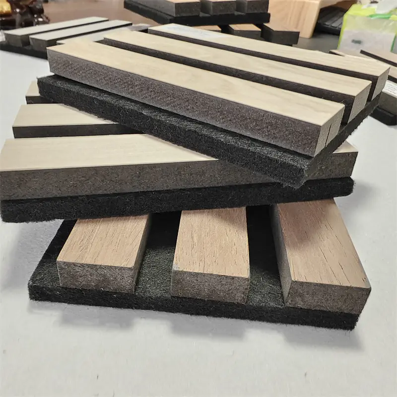 Điều gì khiến tấm cách âm chất lượng cao cần thiết cho việc kiểm soát tiếng ồn?